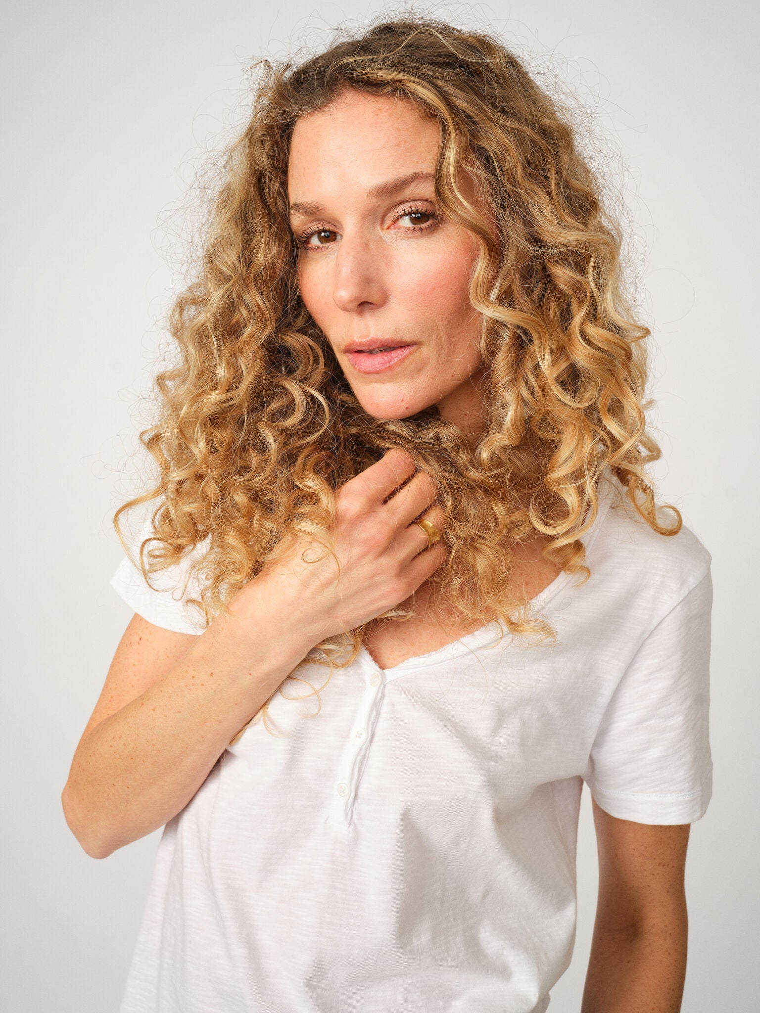 Modelshot / White / Detail